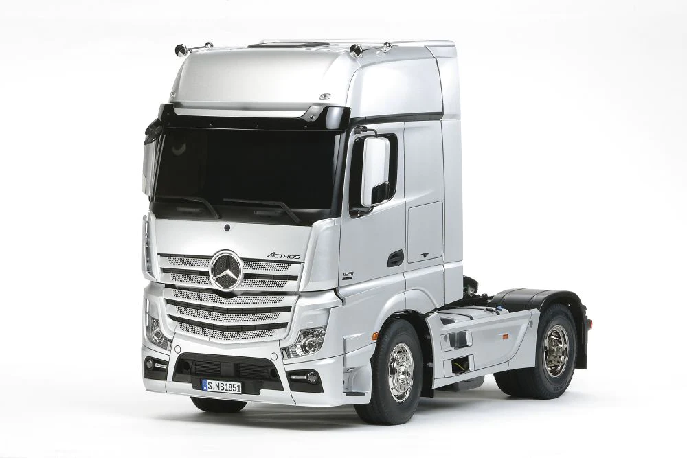 Mercedes-Benz Actros cover - Front Left Angled