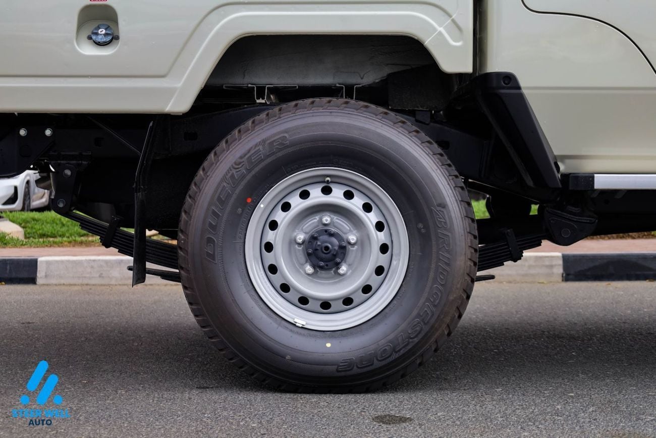 تويوتا لاند كروزر بيك آب Double-Cab LC 79 | 2.8L Turbo DSL | GCC Specs | 4WD MT | Heavy Duty | Export Ready