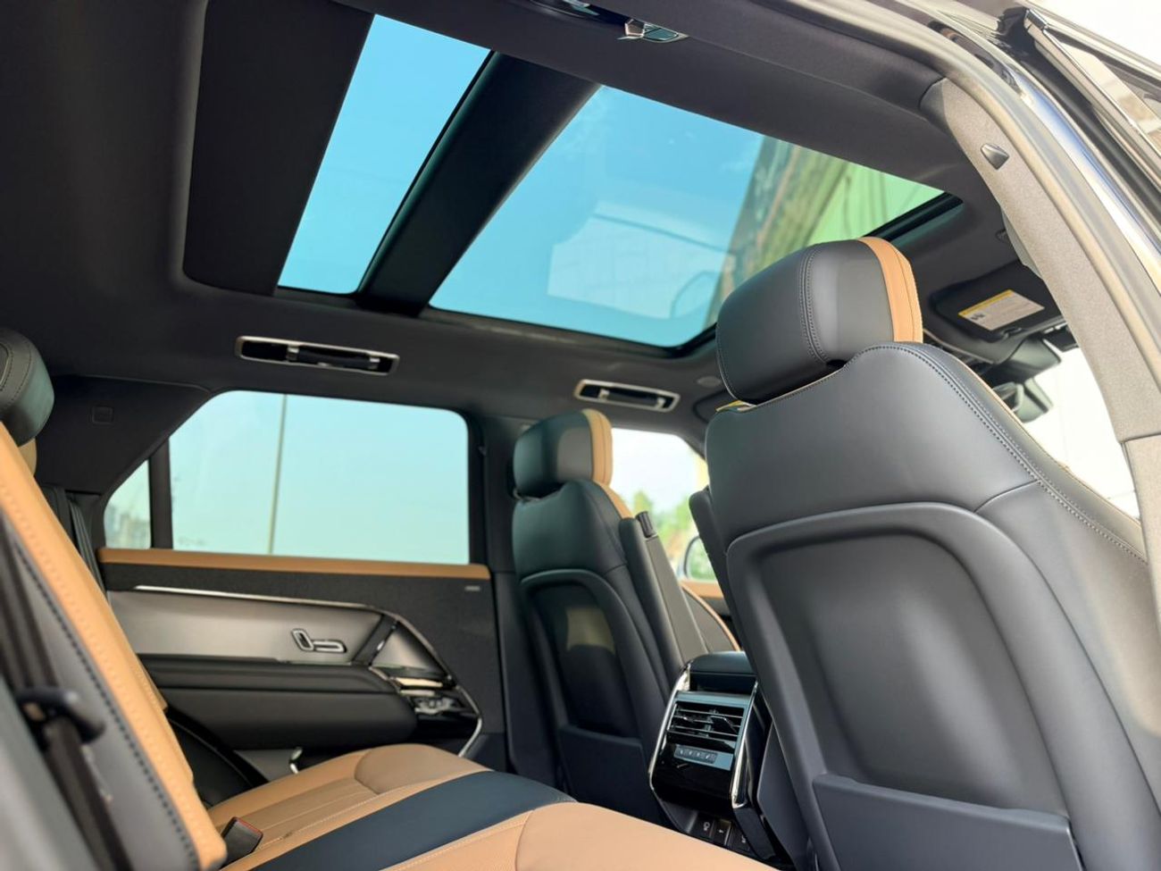 لاند روفر رينج روفر سبورت P530 V8 2025