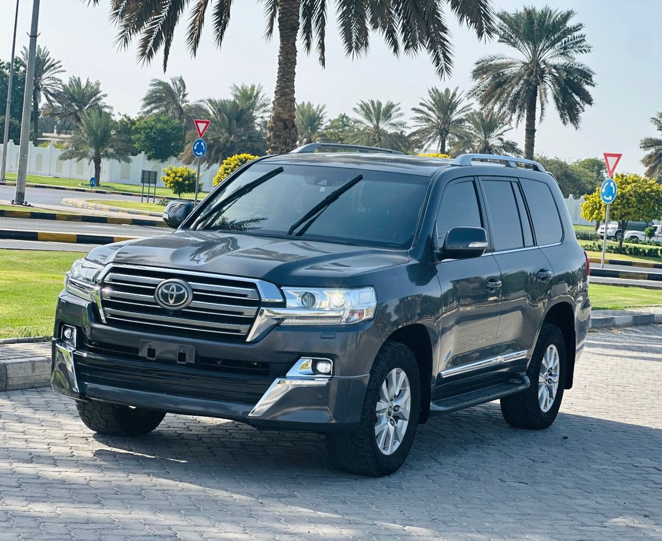 تويوتا لاند كروزر Sahara 2016 Model RHD Diesel Engine Full Option