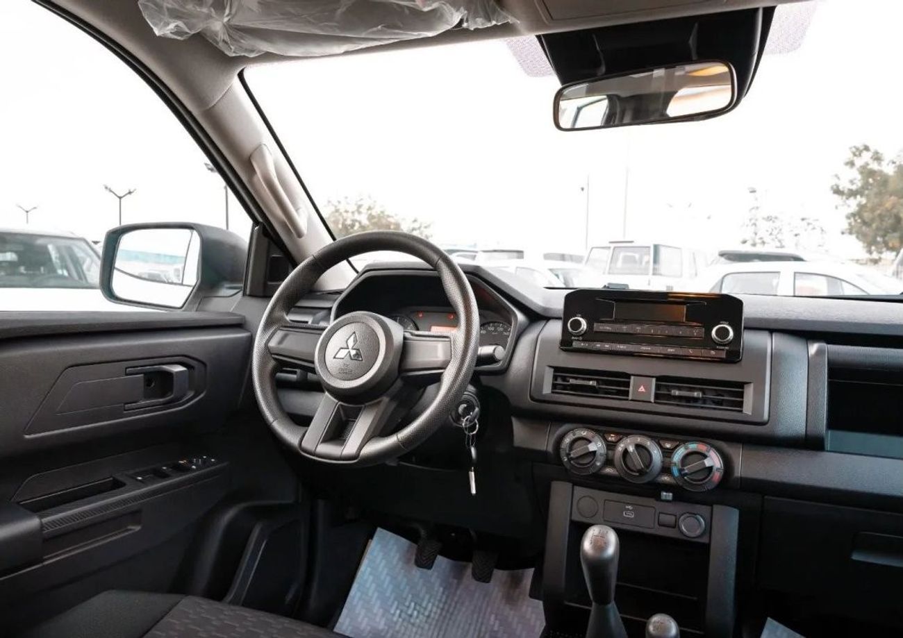 Mitsubishi L200 Mitsubishi L200 4WD 2.4L Diesel MT 2025