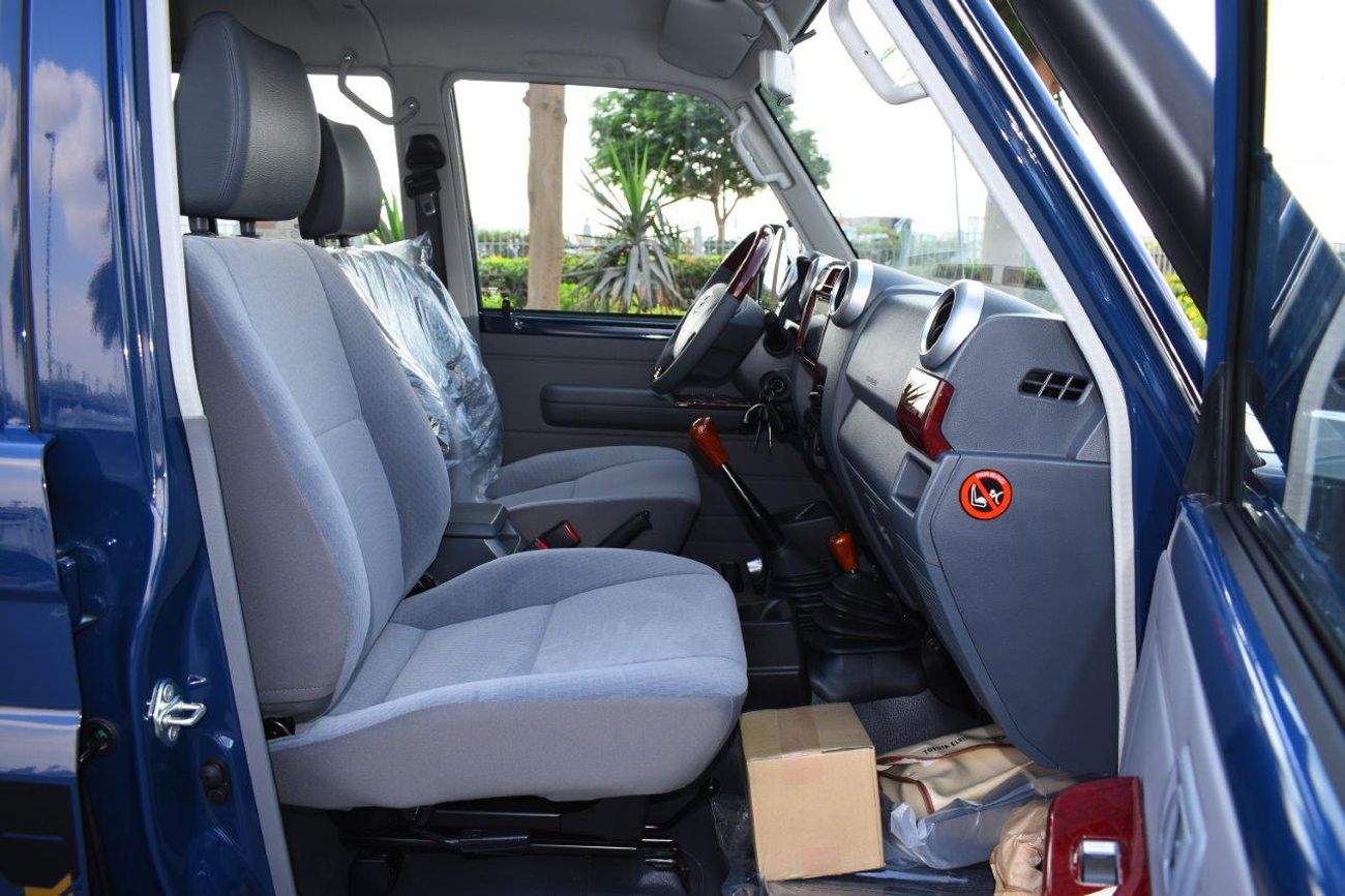 Toyota Land Cruiser Pick Up DOUBLE CAB LIMITED LX V8 4.5L TURBO DIESEL 5 SEAT MT