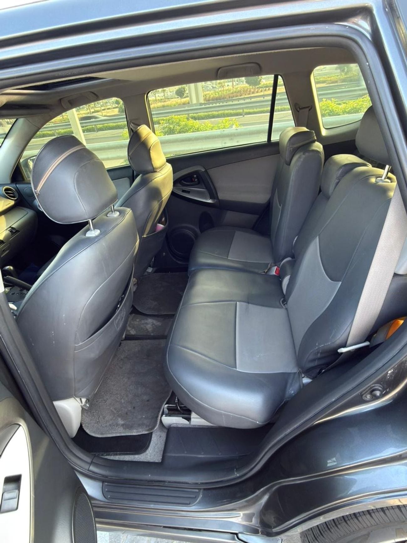 Toyota RAV4 Limited 2.5L