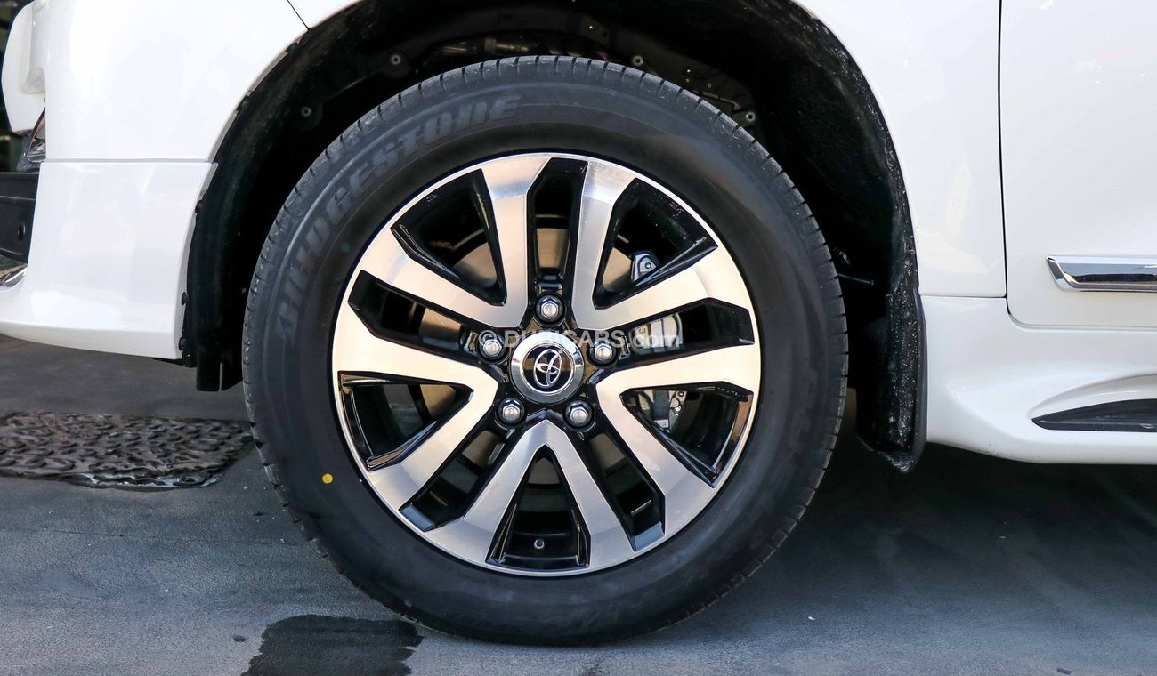 Toyota Land Cruiser VXR V8