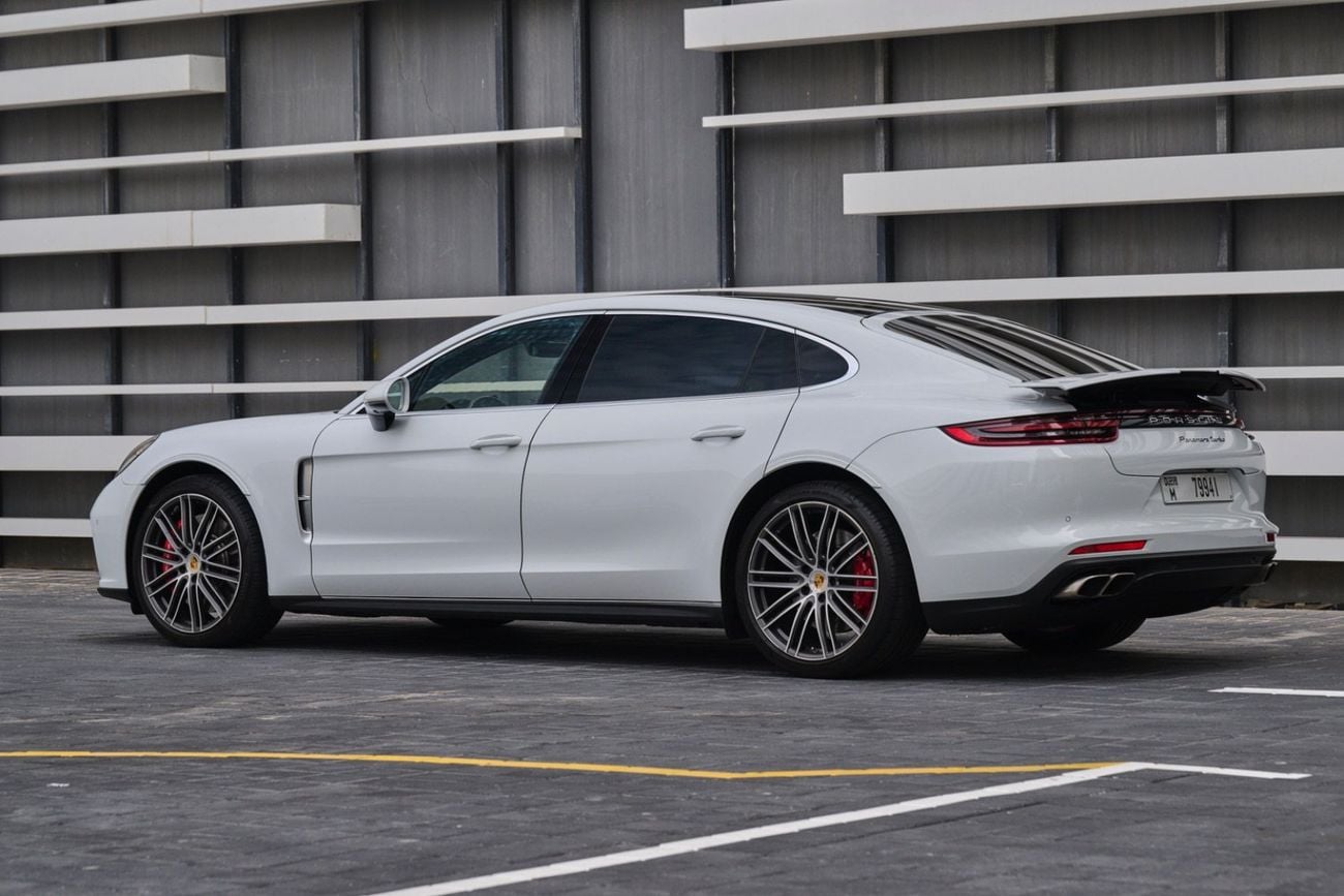 Porsche Panamera Turbo 4.0L AWD