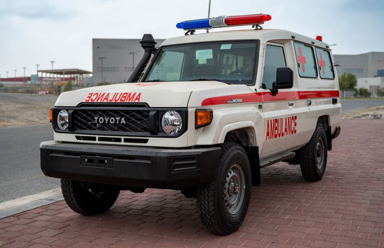 تويوتا لاند كروزر 70 LC 78 | Manual Transmission | 4.2L Diesel | 3 door | Basic Life Support Ambulance