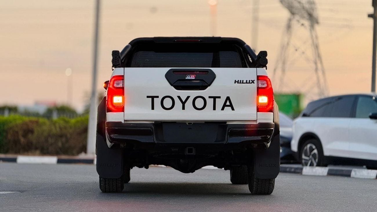 Toyota Hilux (GR BODY KIT INSTALLED | DOUBLE CABIN | POWER SEATS | AT | LEATHER SEATS |