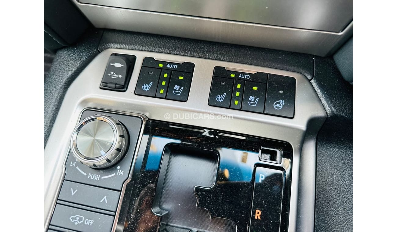 Toyota Land Cruiser Zx top of the range, Right hand drive