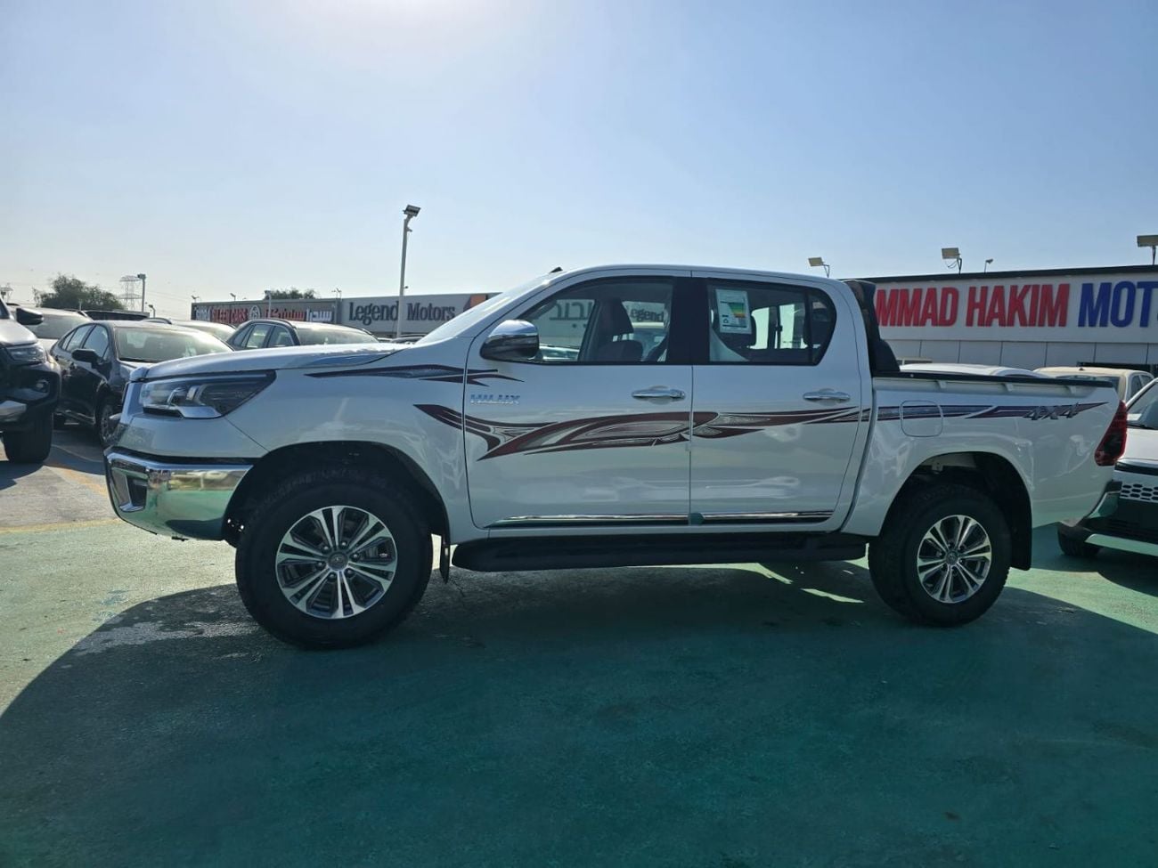 Toyota Hilux TOYOTA HILUX SAUDI 2.7L FULL OPTION 2026