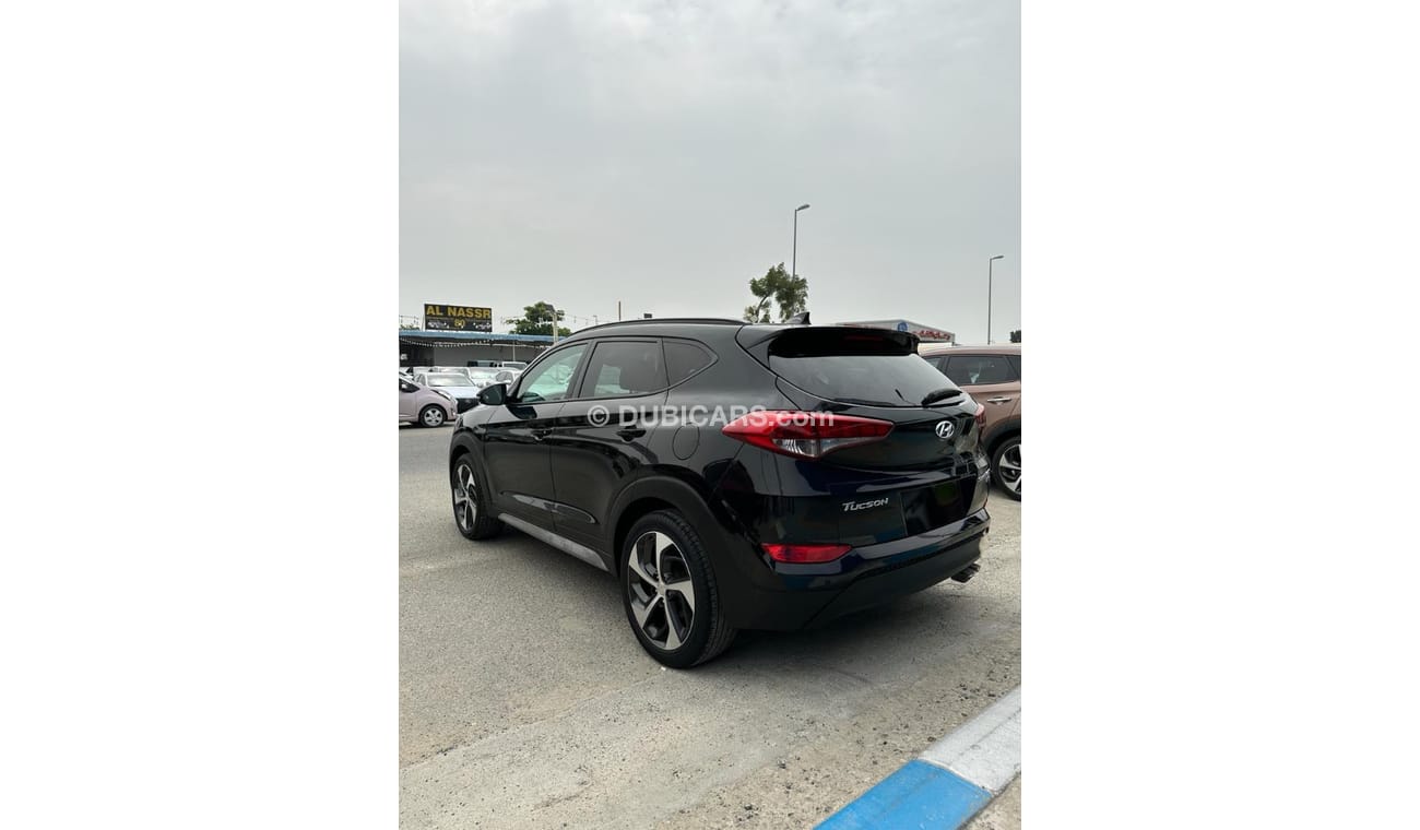 Hyundai Tucson car in perfect condition 2018 4wd with engine capacity 1.6 turbocharged