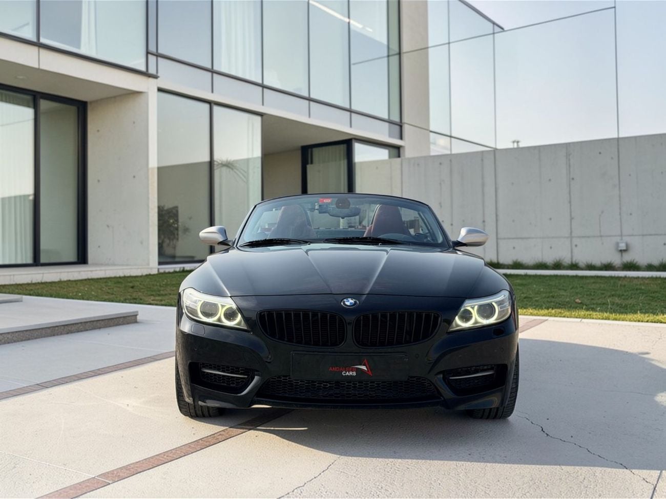 BMW Z4 sDrive 35is 3.0L BMW Z4 SDRIVE35IS | 3.0TC V6 | 2015 | GCC SPECS