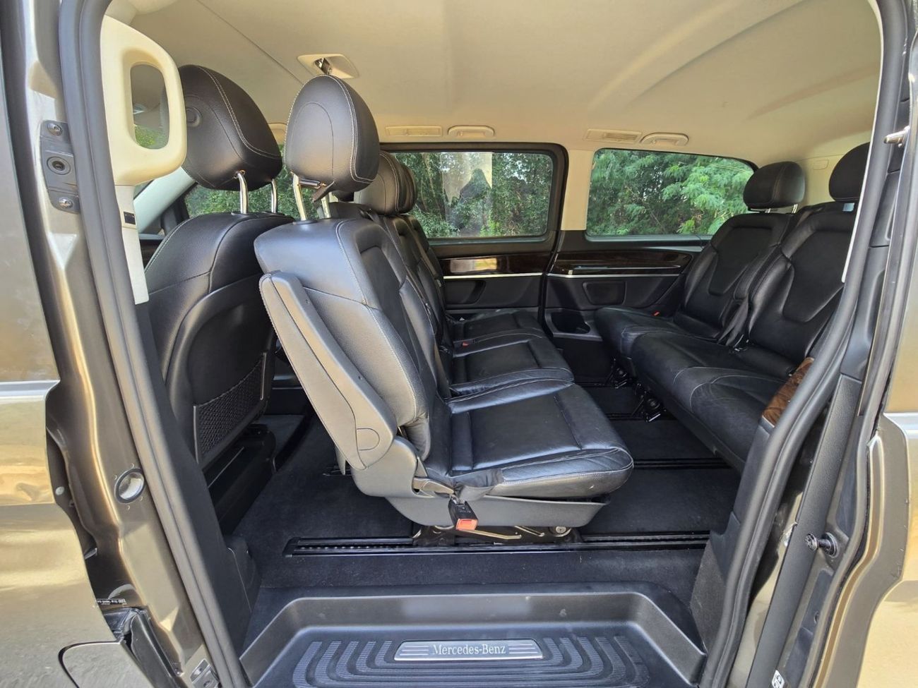 Mercedes-Benz V 250 Std 2.1L MERCEDES V-250 2017 GCC FULL OPITION // PERFECT CONDITION