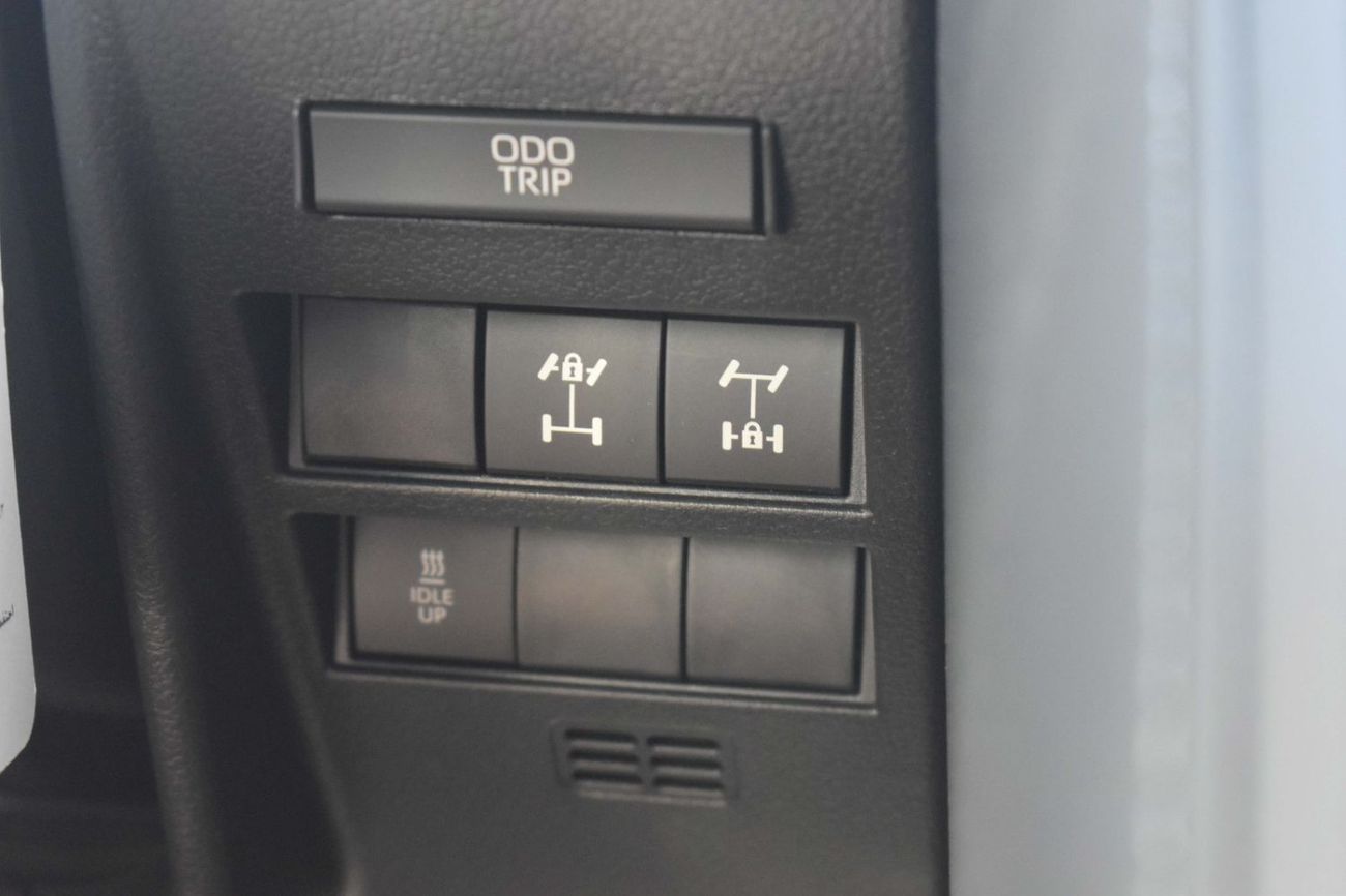 Toyota Land Cruiser GR-S 3.3L