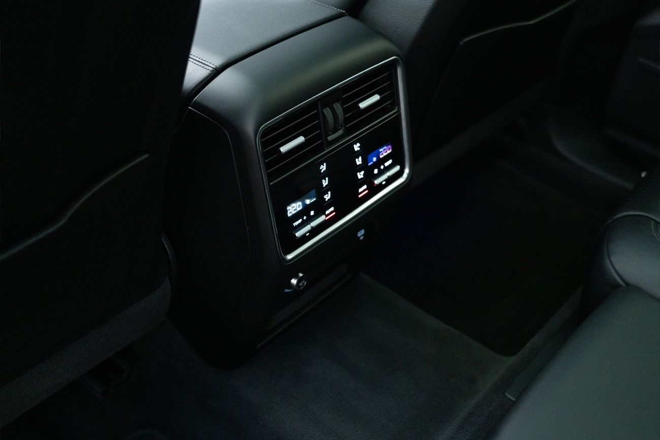 Porsche Cayenne Platinum Edition