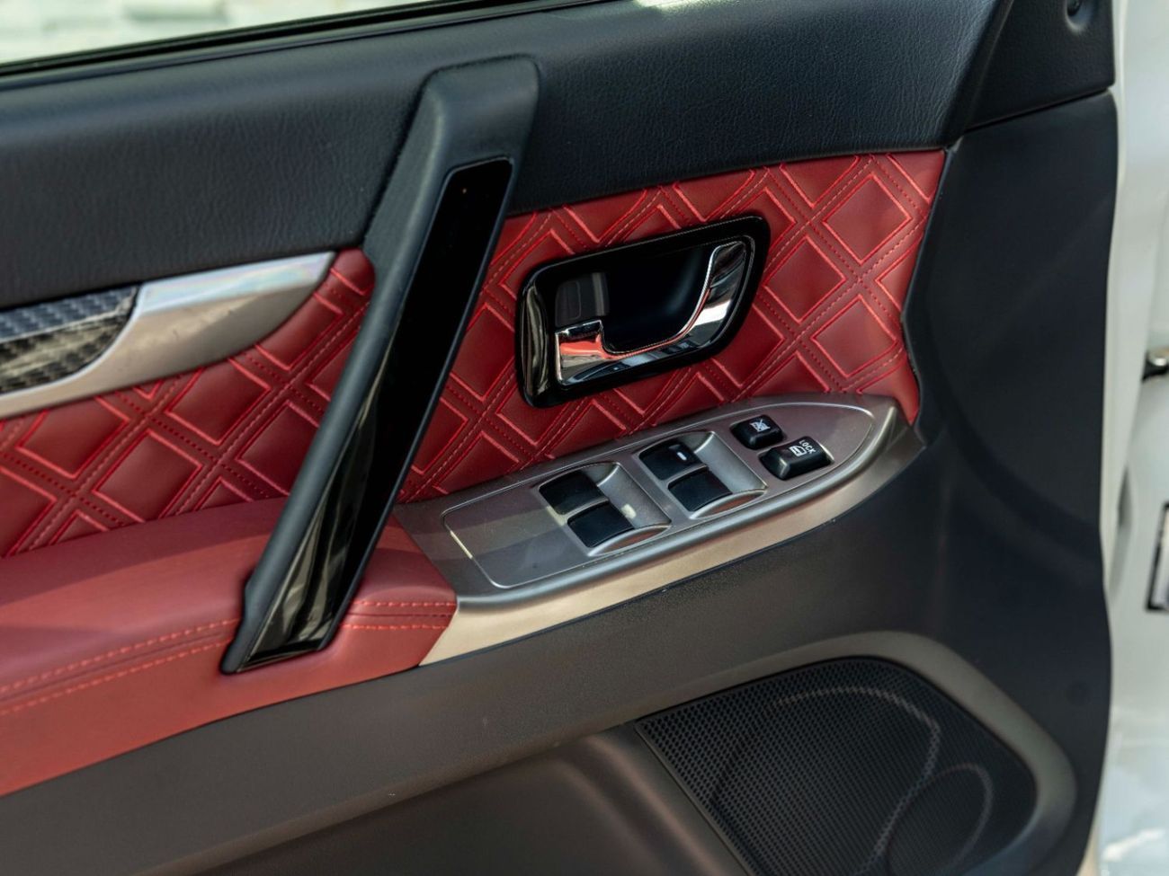 Mitsubishi Pajero GLS Mid 3.8L (243 HP)