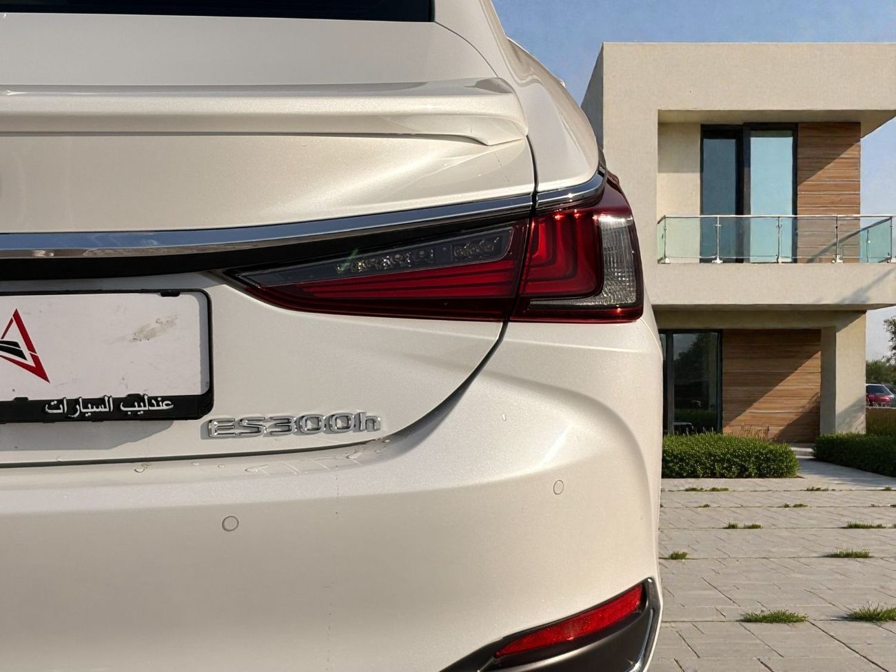 لكزس ES300h PREMIER 2.5L HYBRID | 2023 | GCC SPECS | Agency Warranty | FSH | AED 2,240 per month