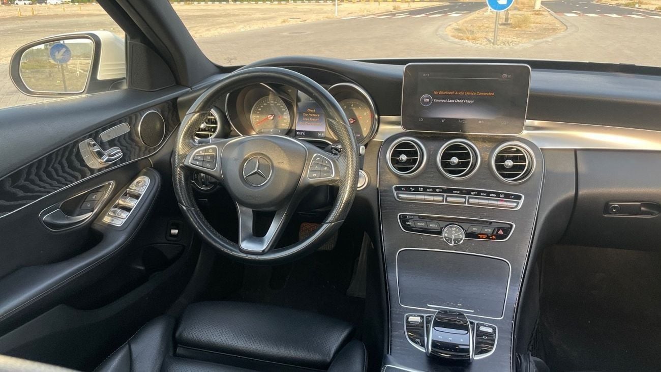 مرسيدس بنز C 300 Std 2.0L (241 HP)