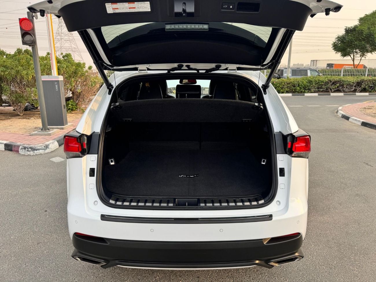 لكزس NX 300 F-SPORT PLATINUM