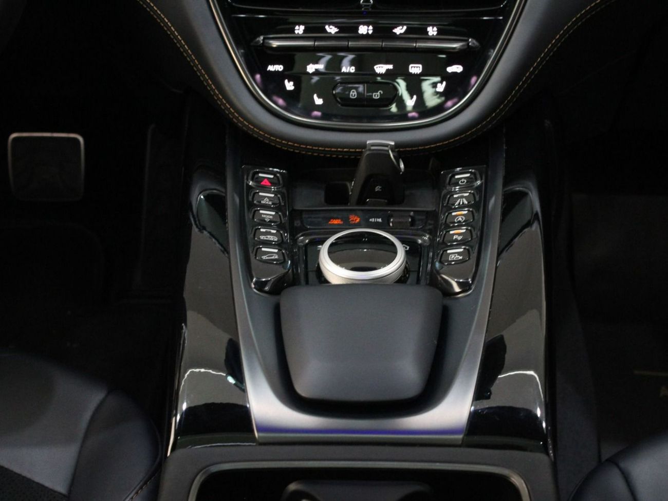 Aston Martin DBX DBX 550 | V8