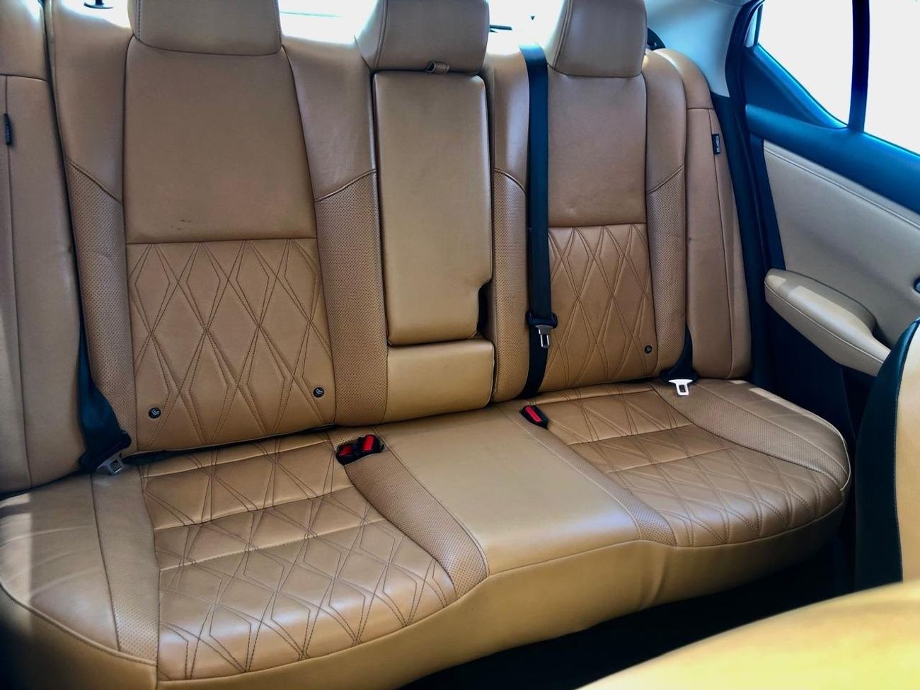 Nissan Sentra SL Nissan Sentra SV 2020-USA top of range ‎نيسان سينترا sv 2020 وارد أعلى مواصفات  2.0L V4