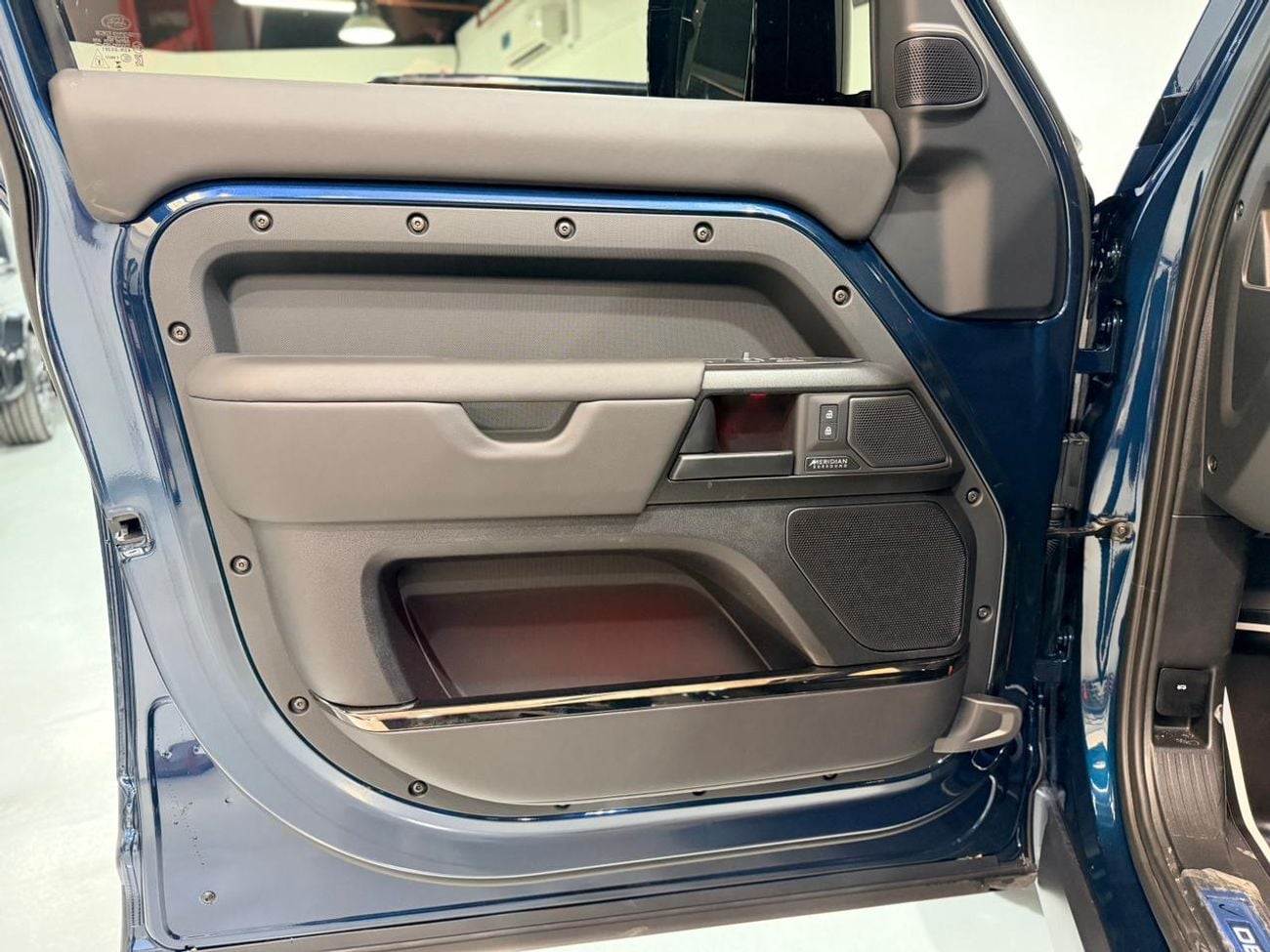 Land Rover Defender 110 P635 OCTA V8 2026