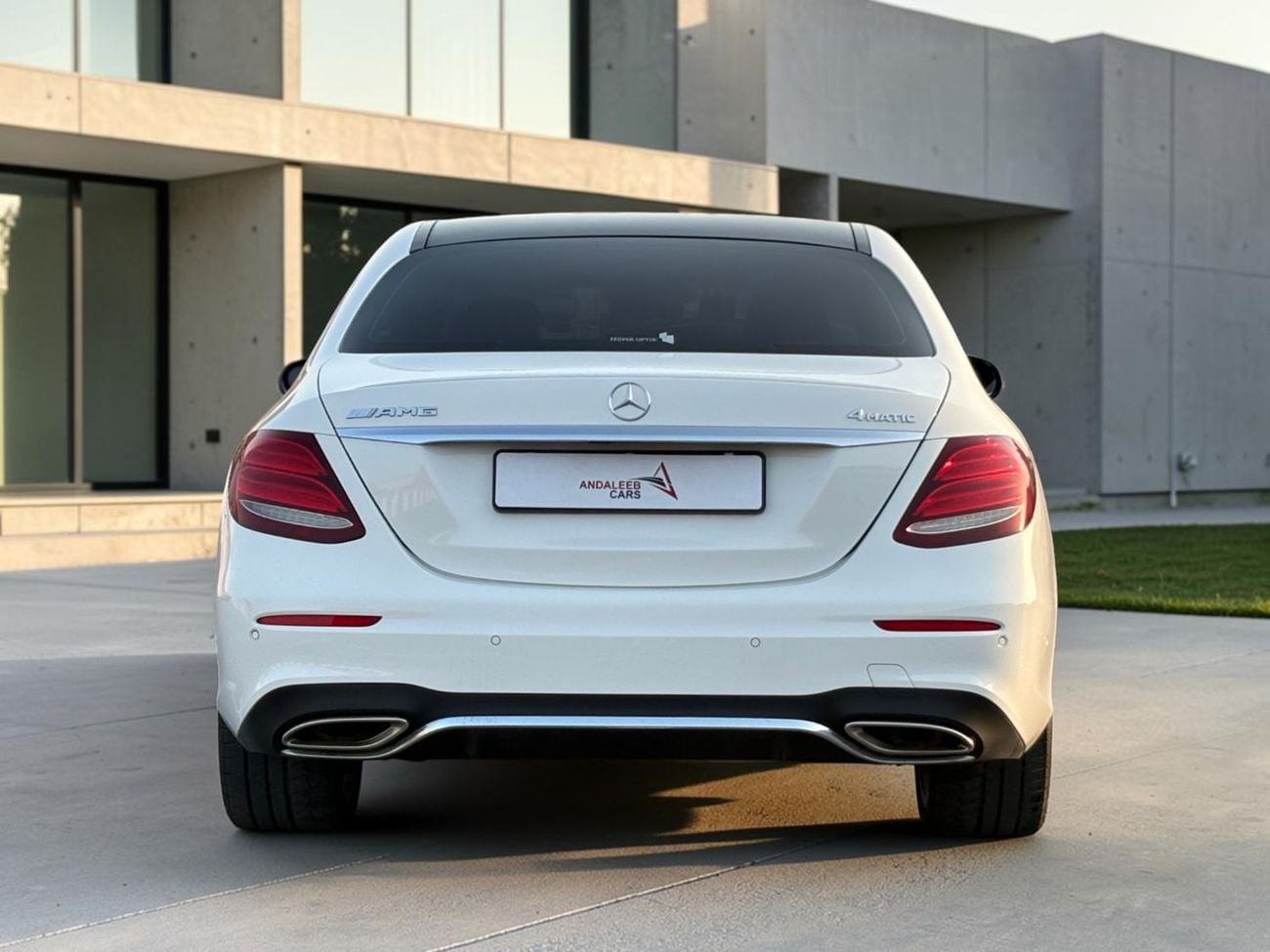 Mercedes-Benz E300 Premium + 2.0L AED 1,900 P.M | 0% DOWN PAYMENT | MERCEDES-BENZ E300 AMG | 2.0L V4 | 2020