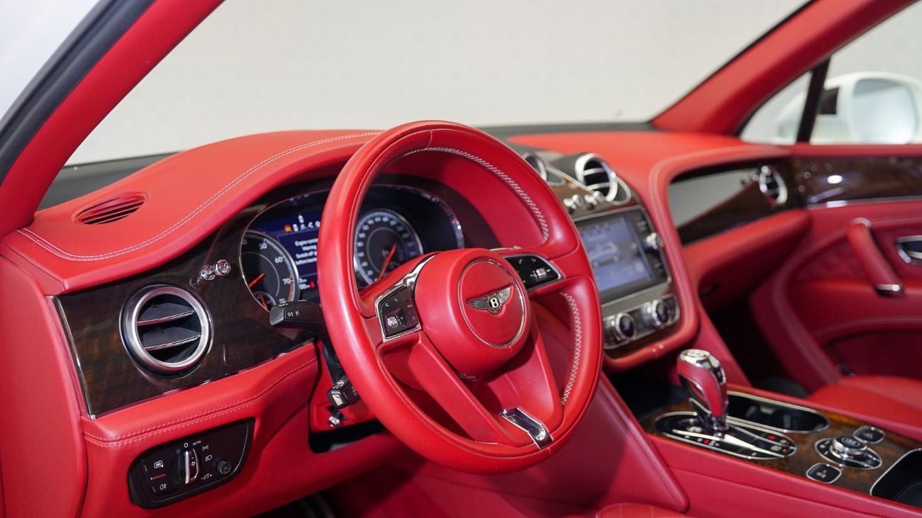 بنتلي بينتايجا V8 | AED 5,892 PM | Up to 3 Years Unlimited Warranty | GCC