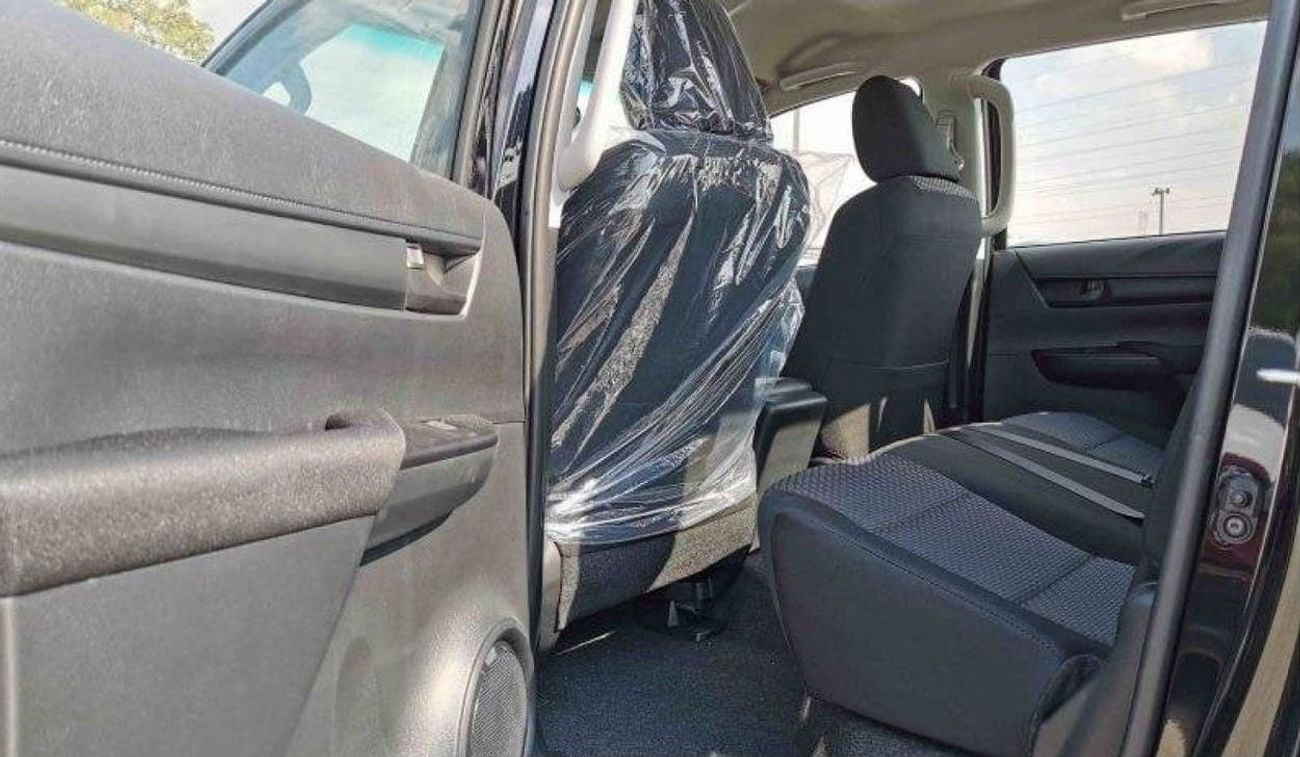تويوتا هيلوكس Toyota hilux 2.4L diesel mid option MY2024