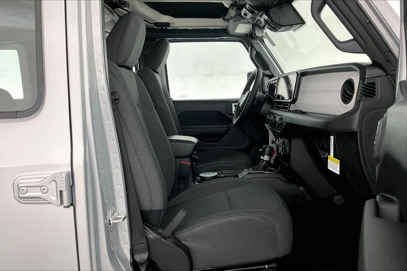 Jeep Wrangler Sahara Plus Unlimited | 1 year free warranty | 0 Down Payment