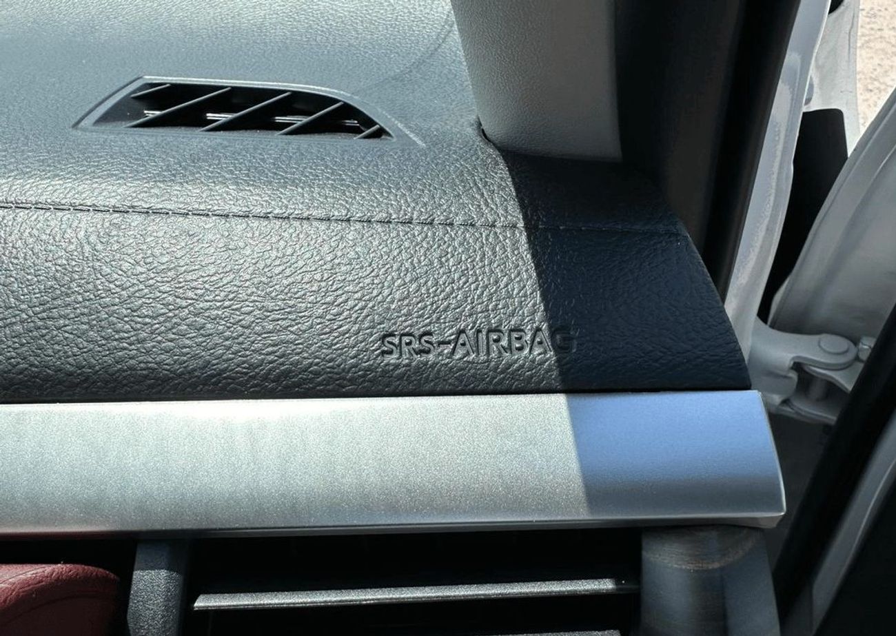 تويوتا هيلوكس GLX Limited 2.7L