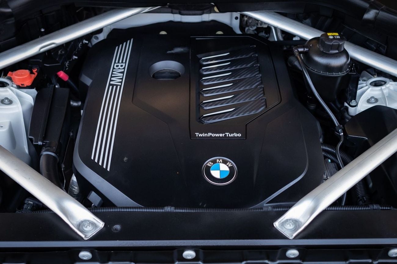 BMW X5 40i Luxury 3.0L BMW X5 xDrive40i 2020 GCC | Warranty