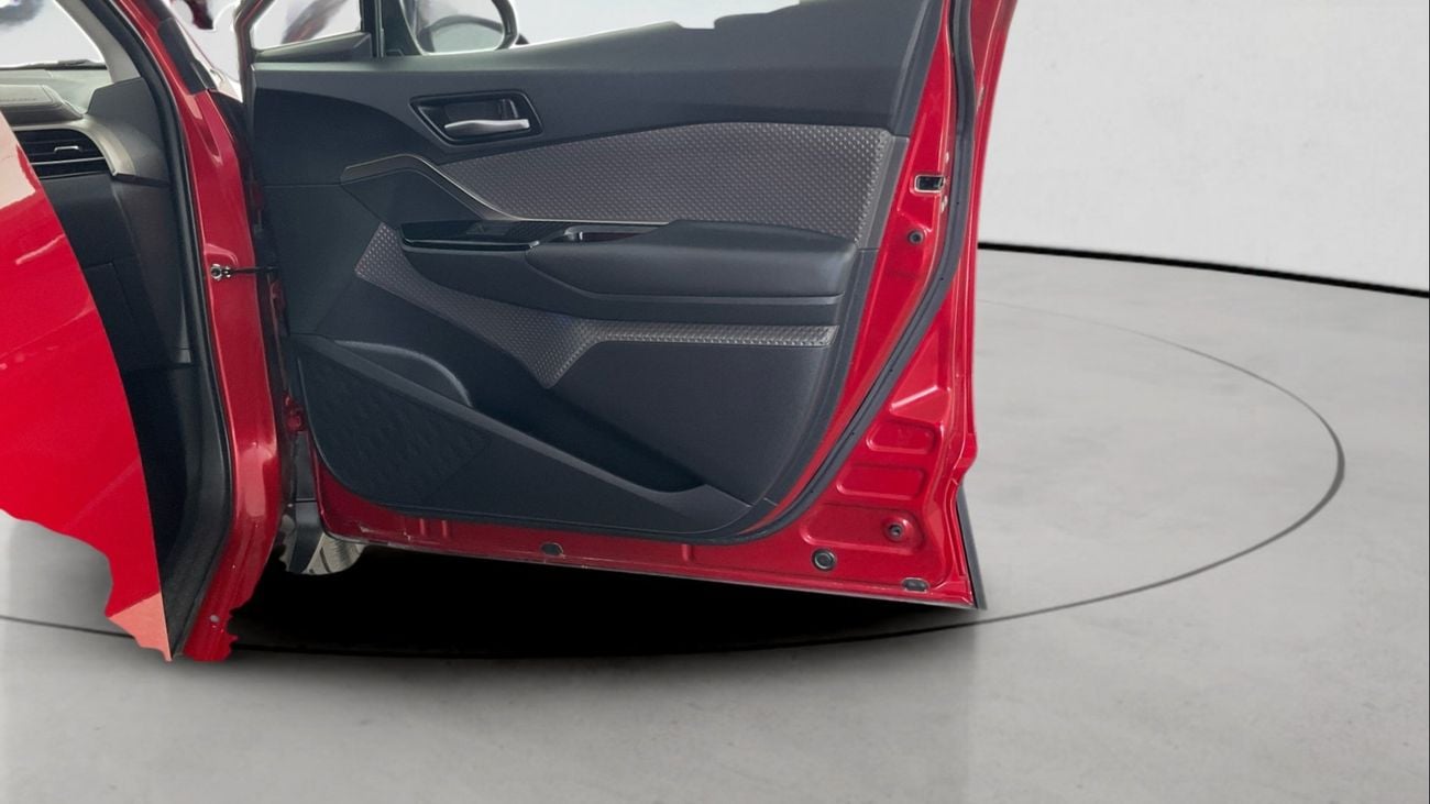 تويوتا CHR 1.8 VVT I-HYBRID VX AUTO | شامل الضمان | 0 ﺪﻔﻋﺓ ﺃﻮﻟﻯ