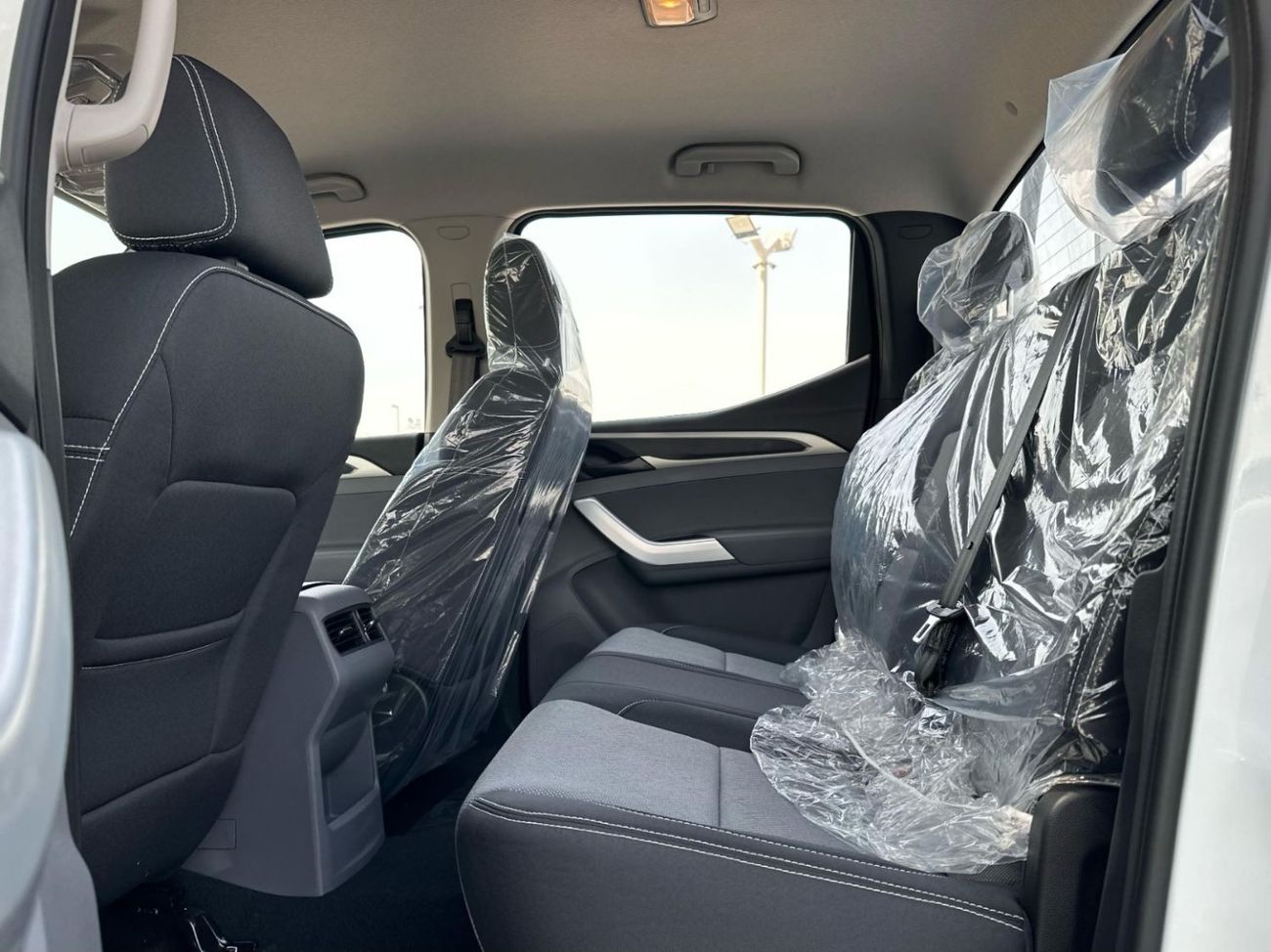 MG T60 2.4L PETROL D/C M/T 4WD