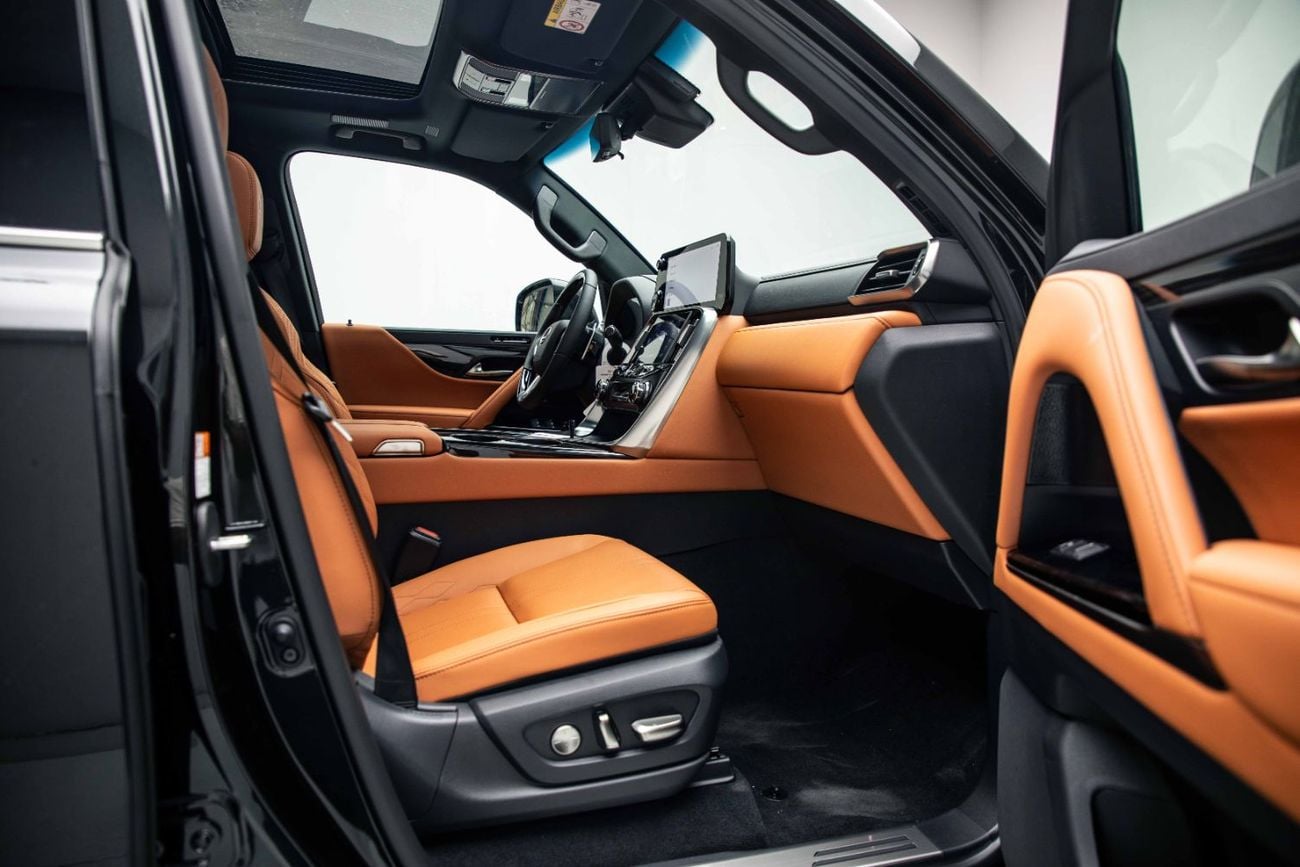 لكزس LX 700h VIP 3.5L - Graphite Black Inside VIP Sun Flair | Export Only