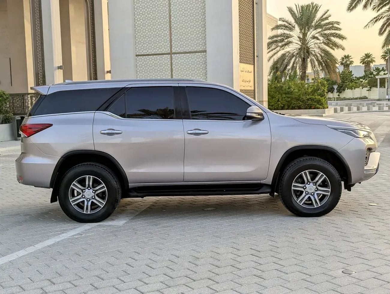 Toyota Fortuner Facelifted V4 2.7L EXR GCC Specs In Excellent Condition