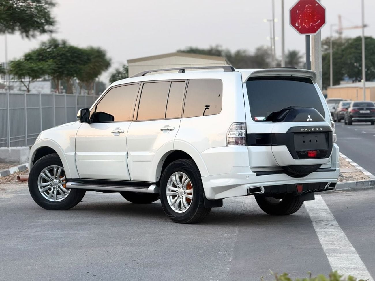 Mitsubishi Pajero 2018 | 3.2L DIESEL | AT | RHD | STEERING CONTROL SWITCHES | TRACTION CONTROL | CRUISE CONTROL