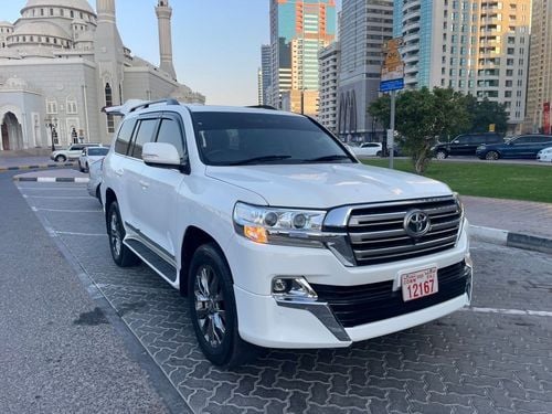 Toyota Land Cruiser VXR 2020 Model VX Diesel Engine Full Option Very Clean and Perfect Condition