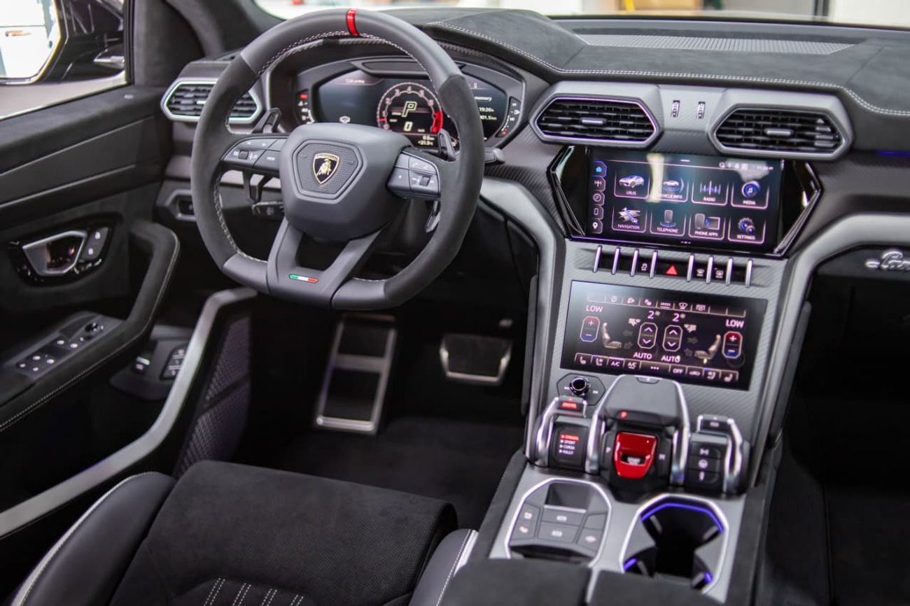 لامبورغيني اوروس 4.0T V8 Performante