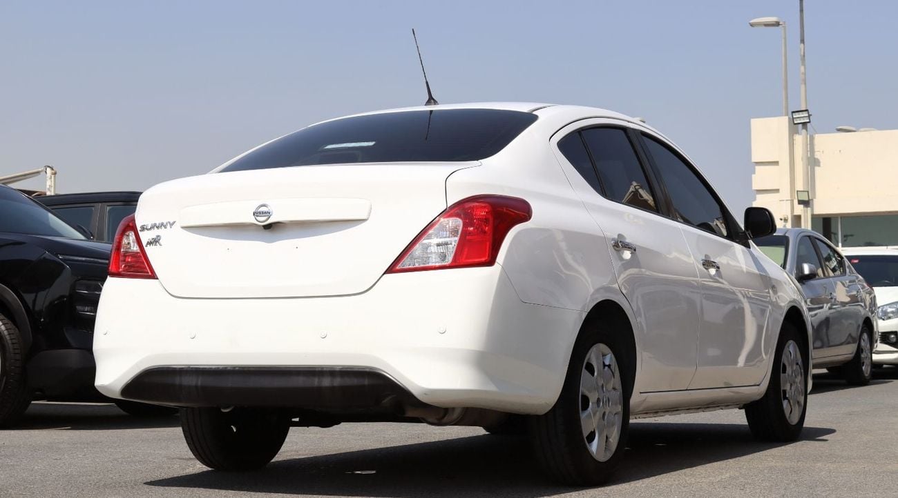 Nissan Sunny S ACCIDENTS FREE - GCC - SV - PERFECT CONDITION INSIDE OUT