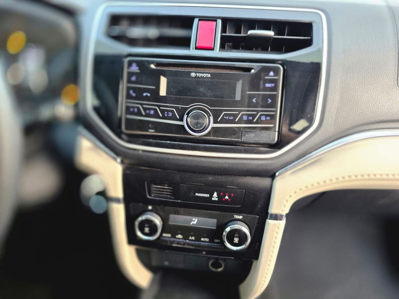 Toyota Rush 2019 | 1.5L PETROL | AT | LHD | PUSH START ENGINE | ALLOY WHEELS | LEATHER SEATS