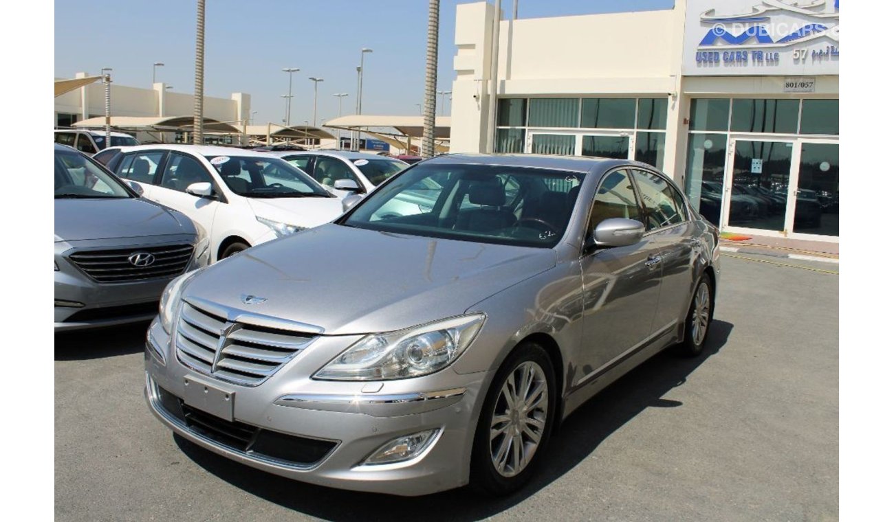 Hyundai Genesis 3.8 ROYAL ACCIDENTS FREE - ORIGINAL PAINT - CAR IS IN PERFECT CONDITION INSIDE OUT