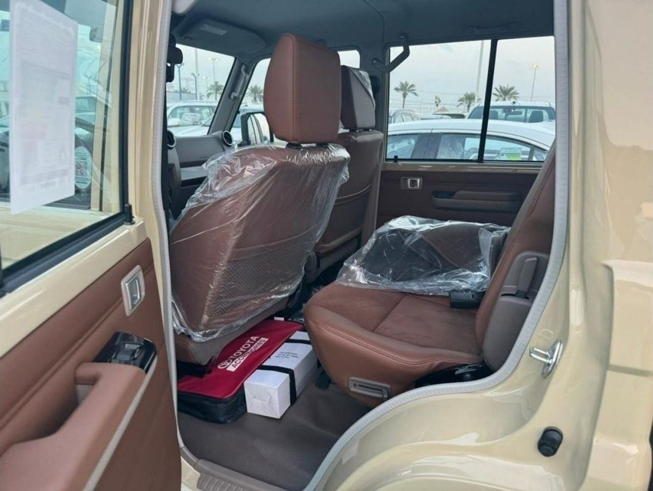 Toyota Land Cruiser Pick Up 2.8L DIESEL AUTOMATIC DOUBLE CABIN FULL OPTION 2024 GCC