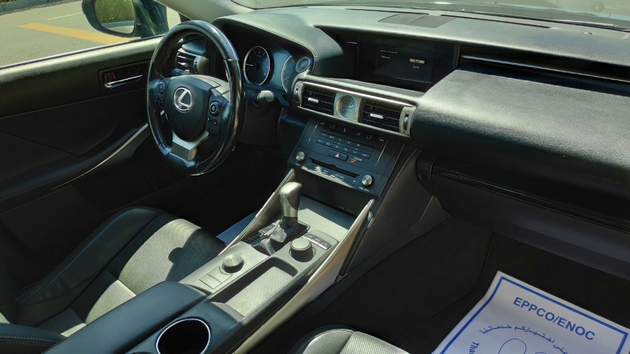 Lexus IS200t