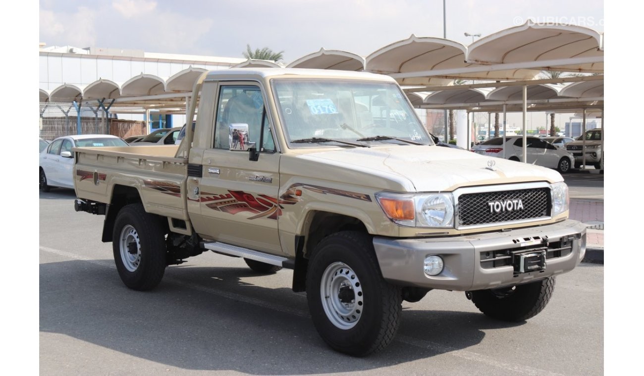 Toyota Land Cruiser Pick Up LX 4.0Ltr V6 4WD SINGLE  CAB, DIFFRENTIAL LOCK,WINCH, POWER WINDOW,WOODEN INTERIOR-POWER MIRROE, MOD