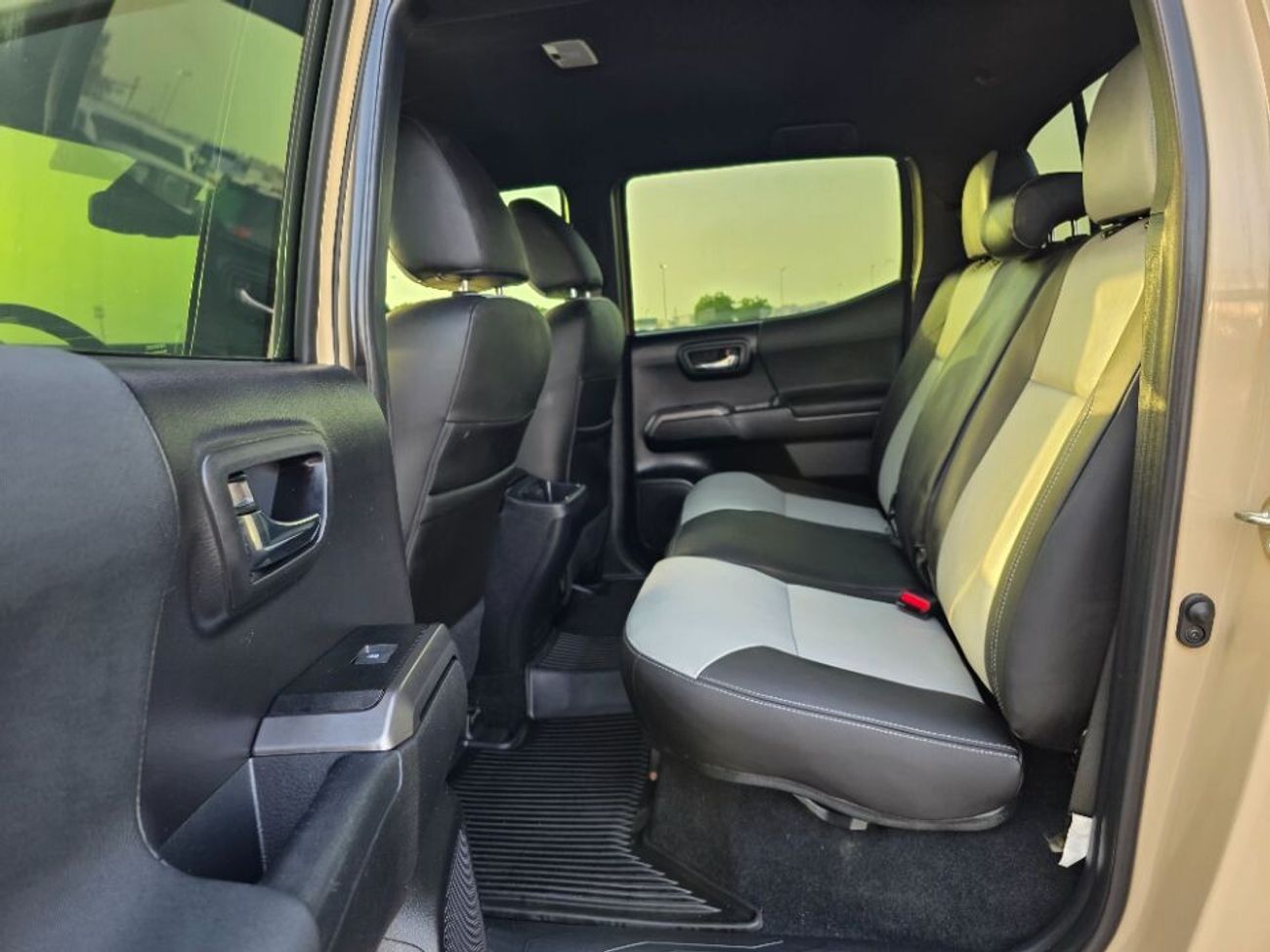 Toyota Tacoma 2020 Model fully modified Push button, leather seats with spacial suspension