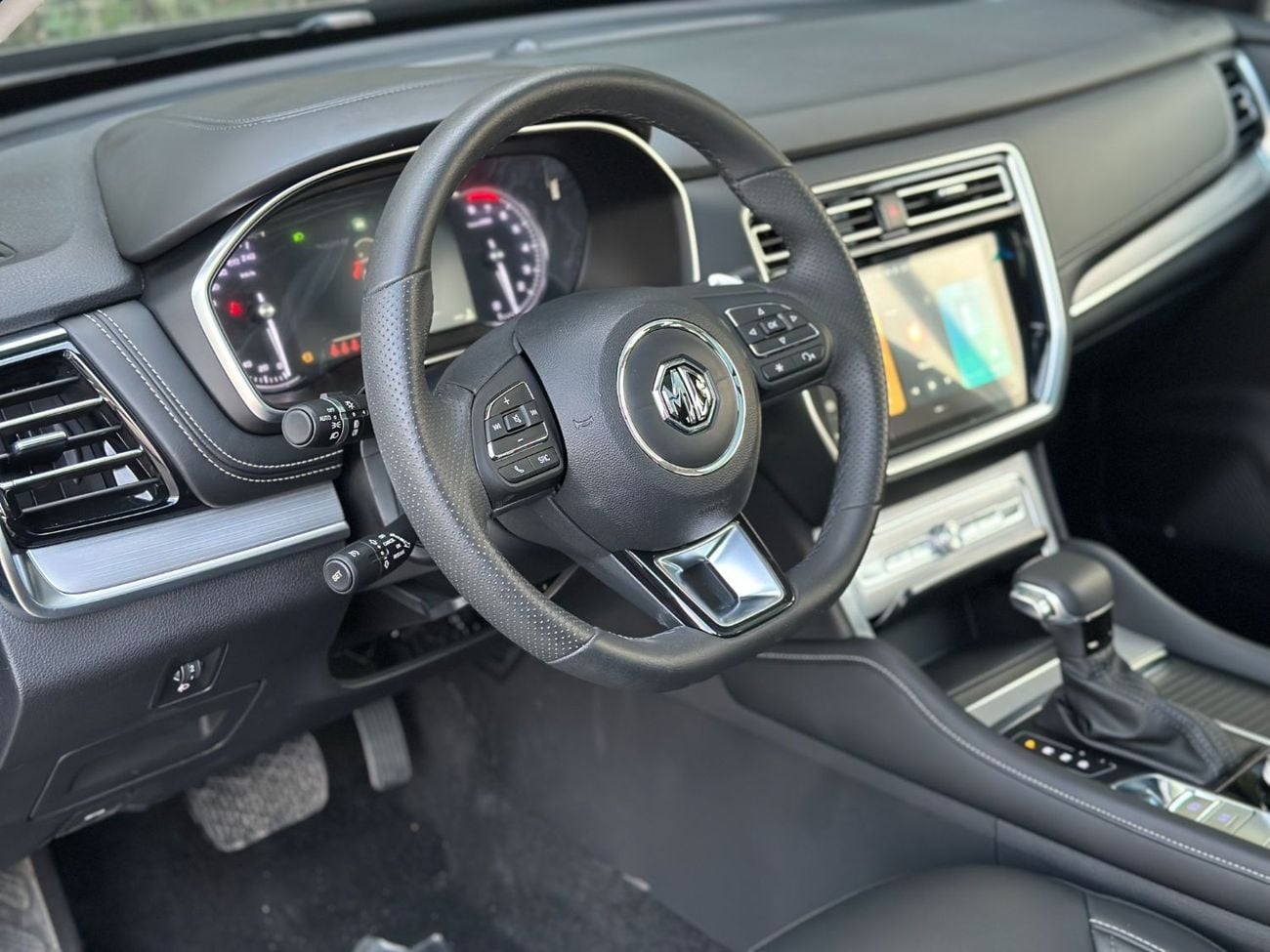 أم جي RX8 Luxury 2.0L