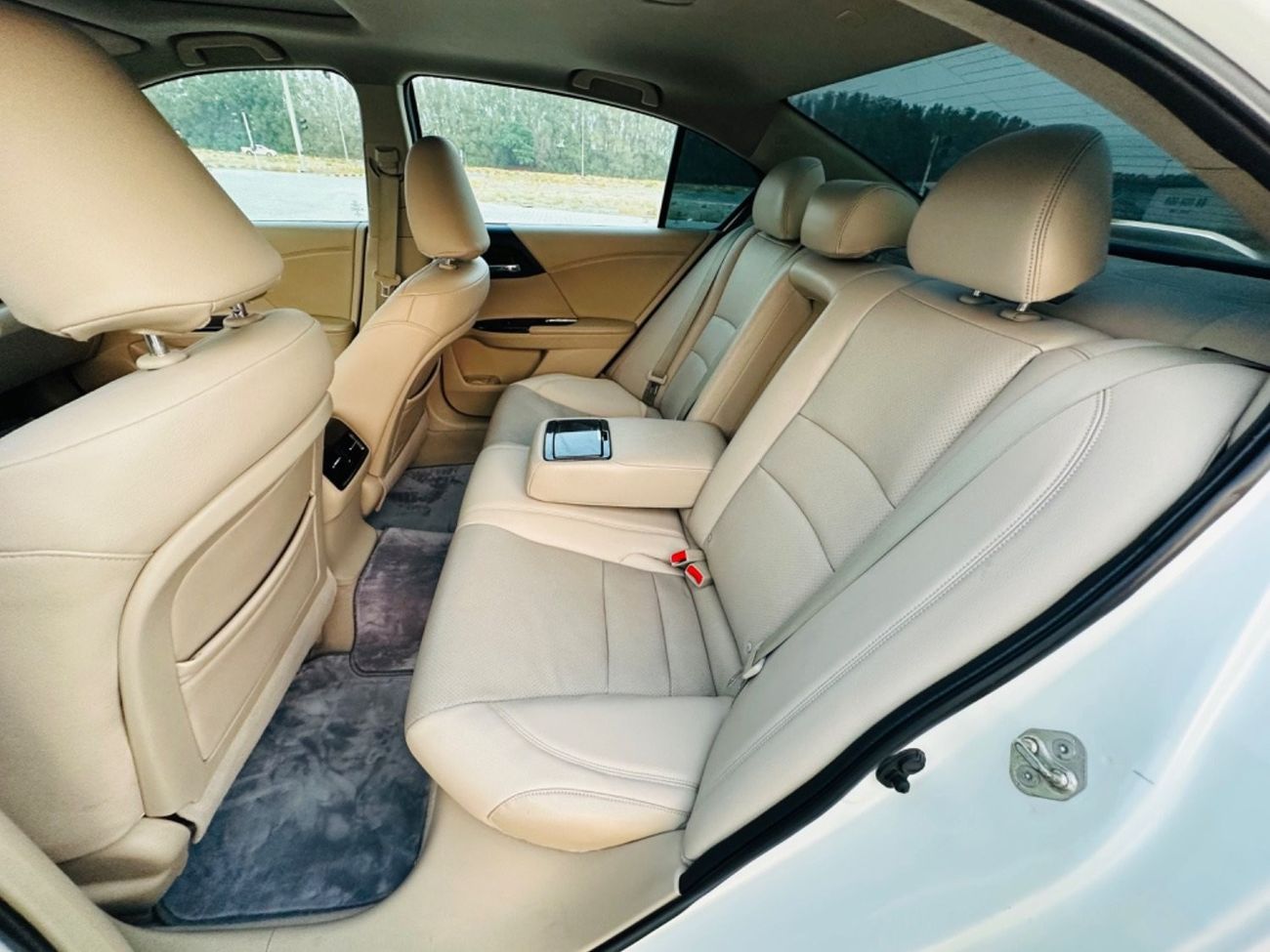 Honda Accord MODEL 2014 GCC. CAR PERFECT CONDITION FOR INSIDE AND OUTSIDE FULL OPTION SUN ROOF