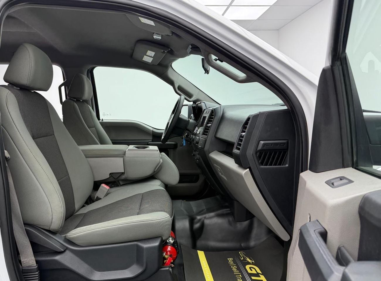 Ford F-150 XLT 2020 Ford F-150 Raptor Kit, 1 Year Unlimited Km Warranty, Full Service History, GCC
