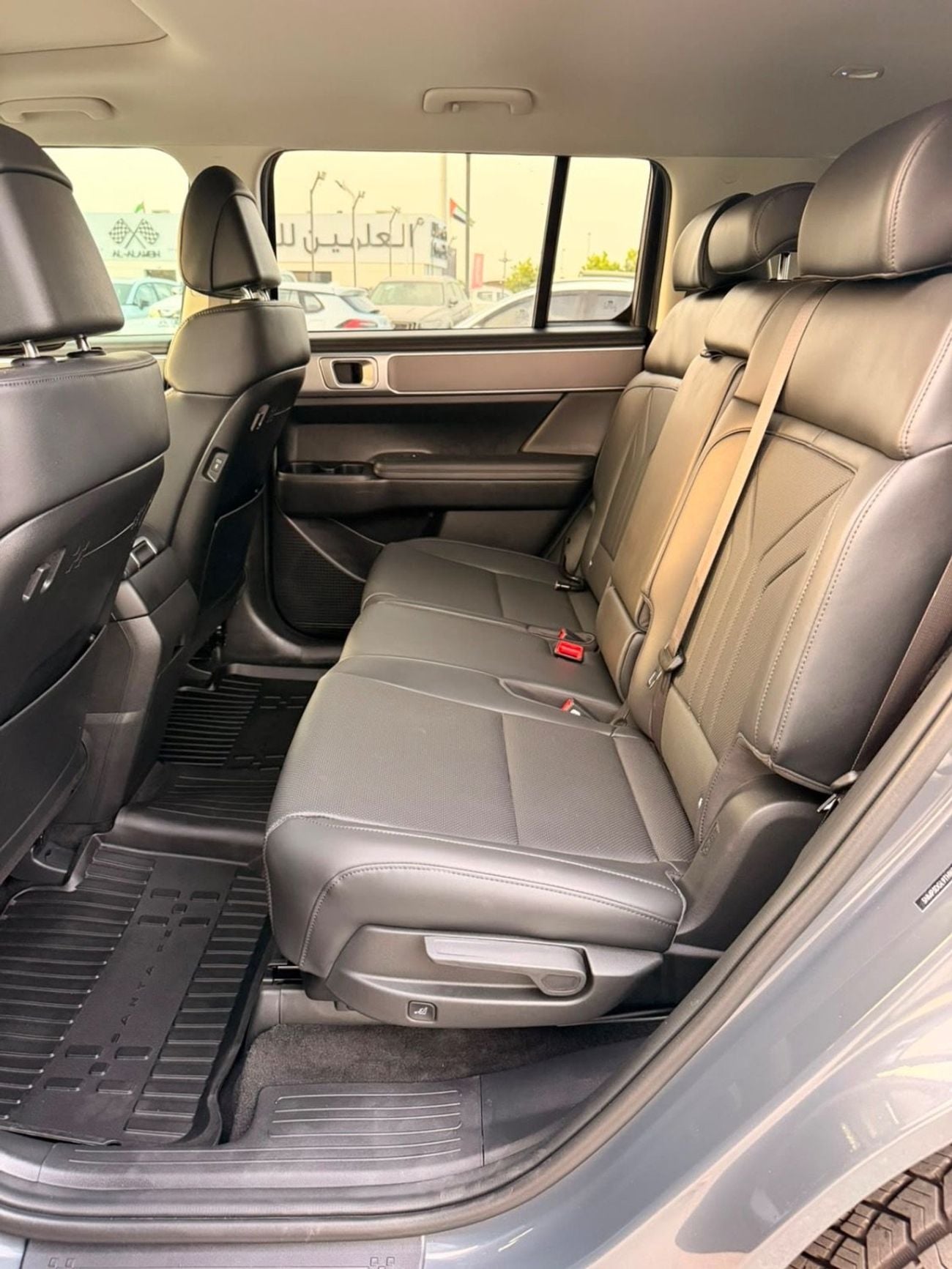 Hyundai Santa Fe Mid option