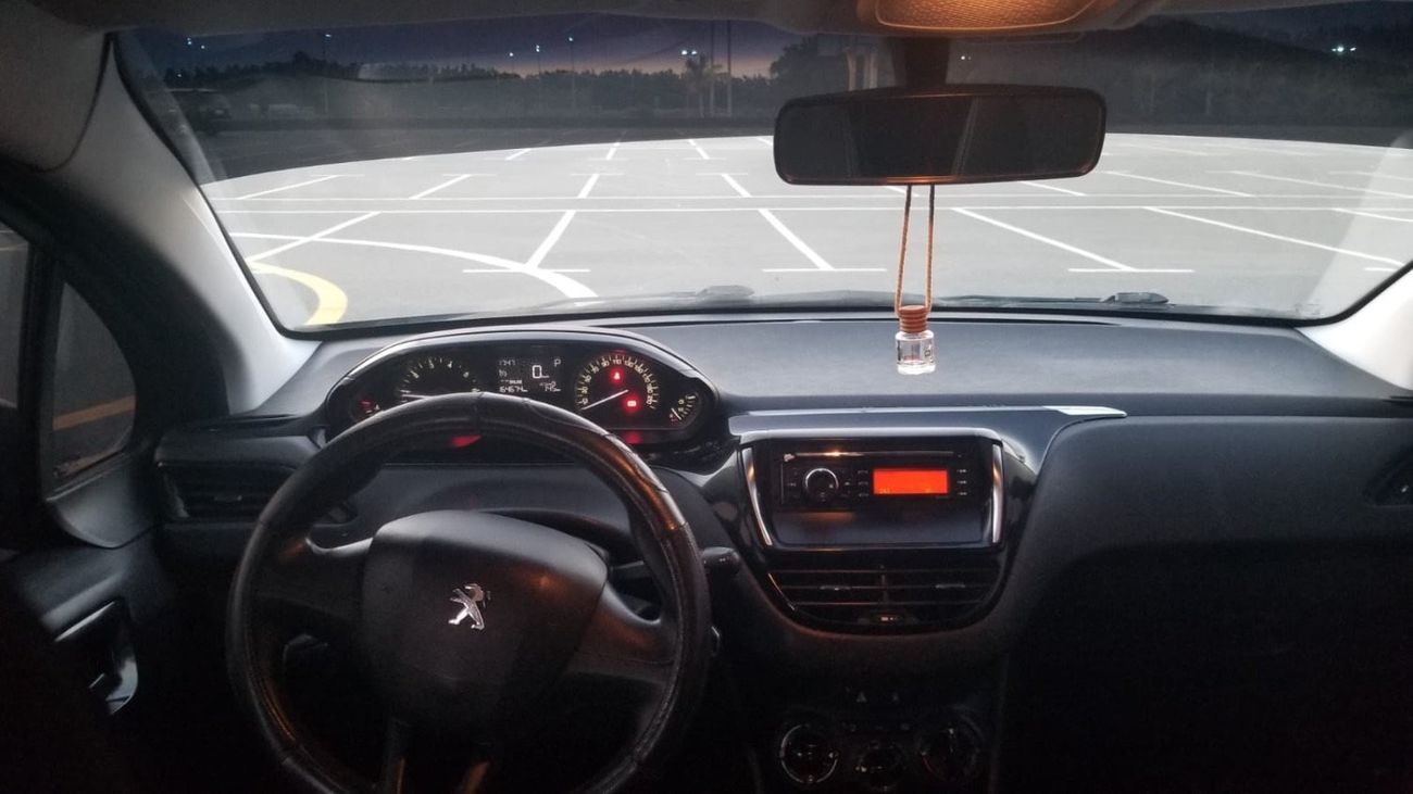 بيجو 208 اليور